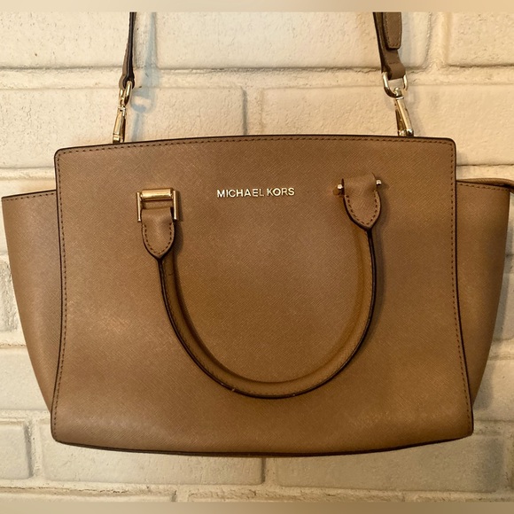 Michael Kors Selma Bag, Medium - Picture 1 of 10